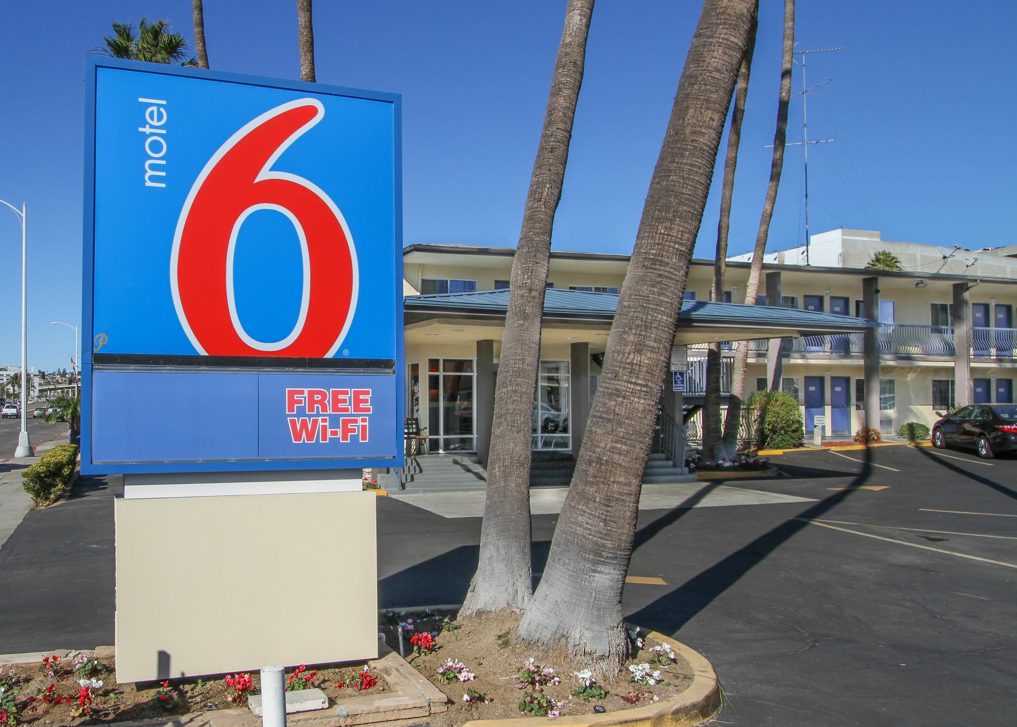 Motel 6 San Diego, Ca Airport Harbor Екстер'єр фото