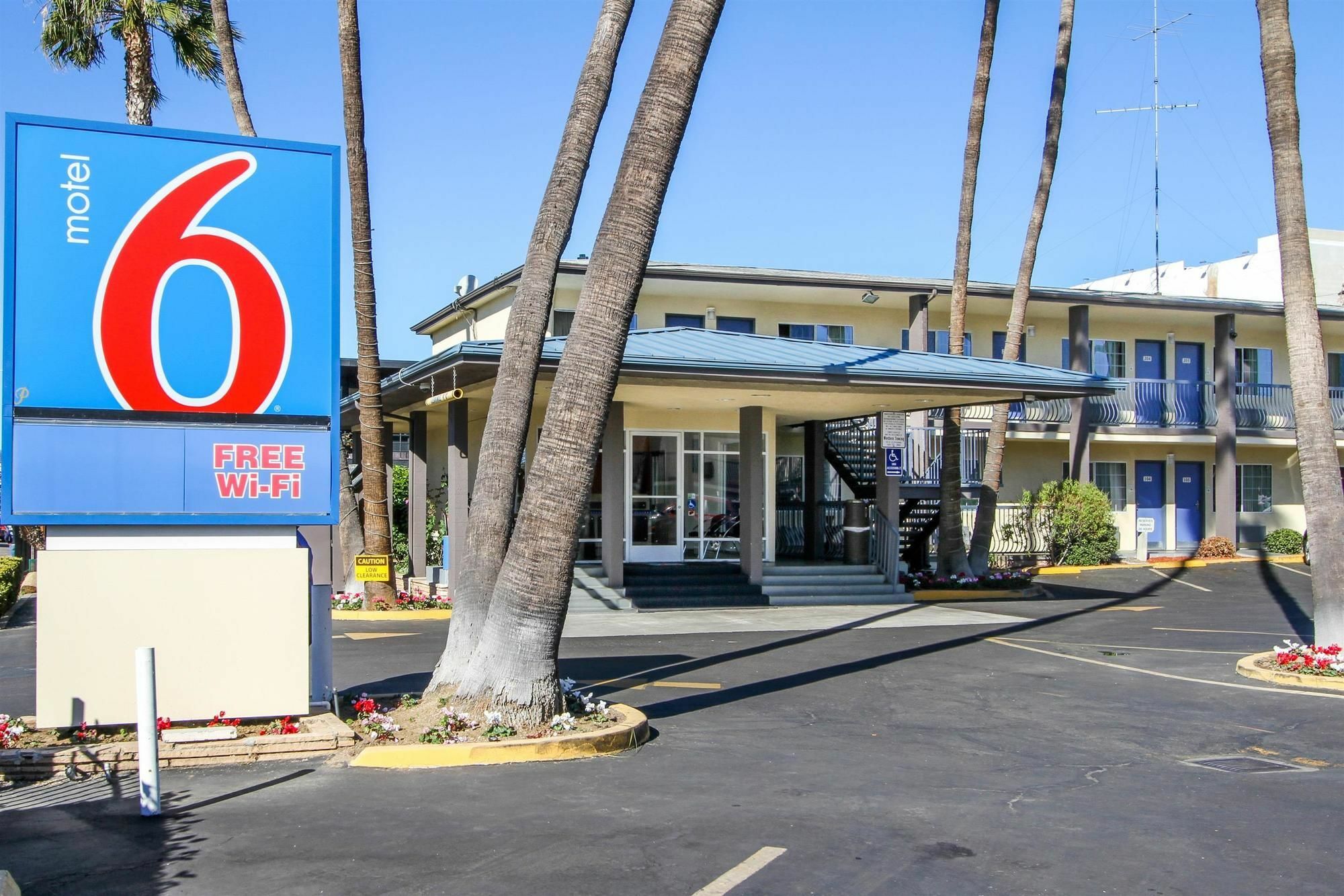 Motel 6 San Diego, Ca Airport Harbor Екстер'єр фото